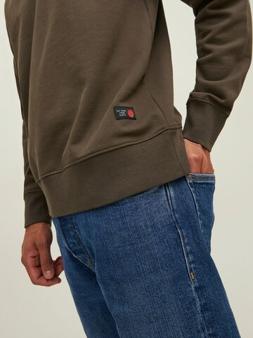 R.D.D. ROYAL DENIM DIVISION Sweatshirt 'Andy' i brun