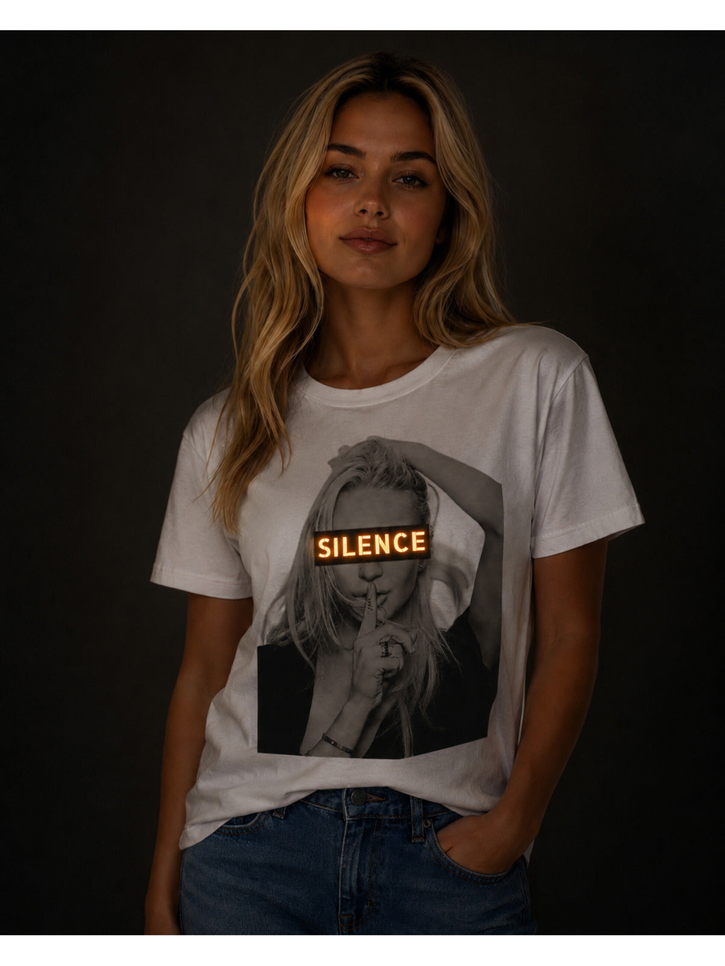 Printdistrict.dk T-shirt 'Silence' i vit