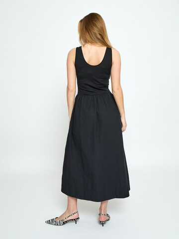 minus - Vestido 'MSMari Midi' en negro