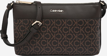 Calvin Klein Schoudertas in Bruin: voorkant