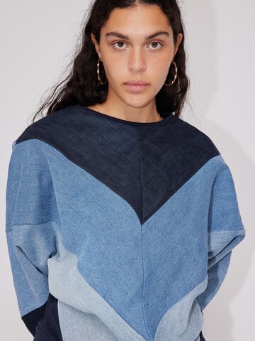 Bridge & Tunnel Sweatshirt 'Denim' in Blue: front