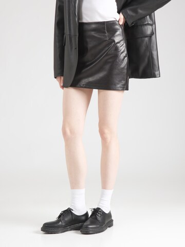 TOPSHOP Skirt in Black: front