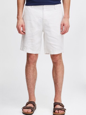 Casual Friday - regular Pantalón chino ' CFPANDRUP ' en blanco