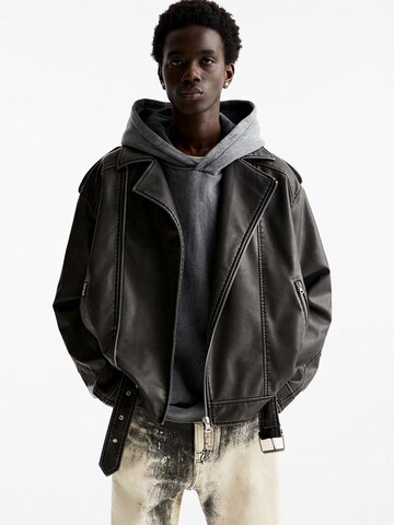 Pull&Bear Between-Season Jacket in Black: front