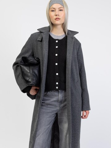 BROKE + SCHÖN Winter Coat in Grey