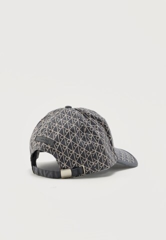 Calvin Klein Cap in Grau