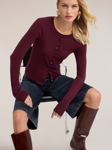 MOTIVI - Jersey en rojo