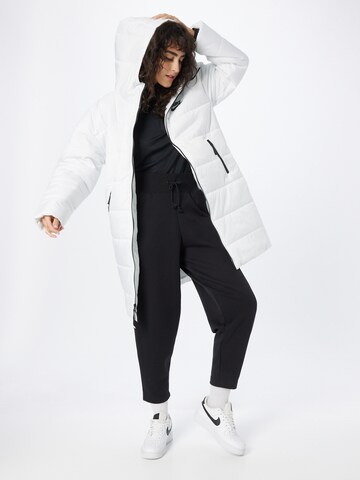 Nike Sportswear - Abrigo de invierno en blanco