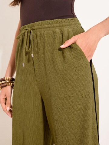 Lipsy Regularen Hlače | zelena barva