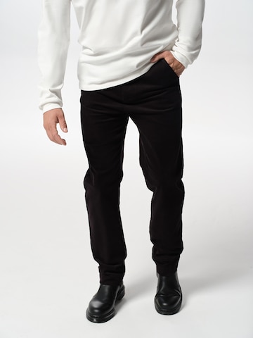 ABOUT YOU x Jaime Lorente Regular Broek 'Caspar' in Zwart: voorkant