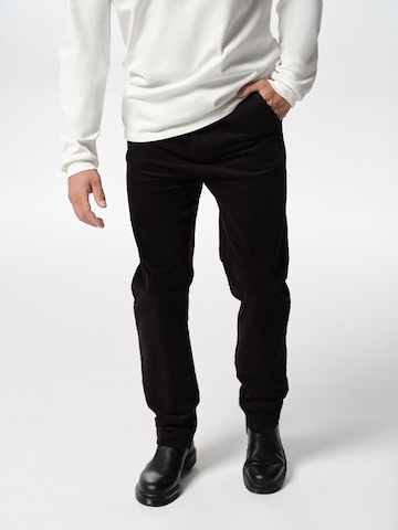ABOUT YOU x Jaime Lorente regular Παντελόνι 'Caspar' σε μαύρο: μπροστά