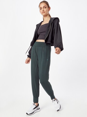 Effilé Pantalon de sport 'Fiona' Hummel en vert