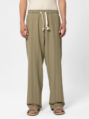 Wide leg Pantaloni 'Coreopsis' di VAMOS CLO in verde: frontale