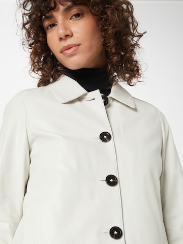 OAKWOOD Between-Season Jacket in White