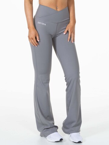 Divina Flared Sporthose in Grau
