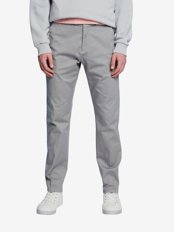 Coupe slim Pantalon chino ESPRIT en gris : devant