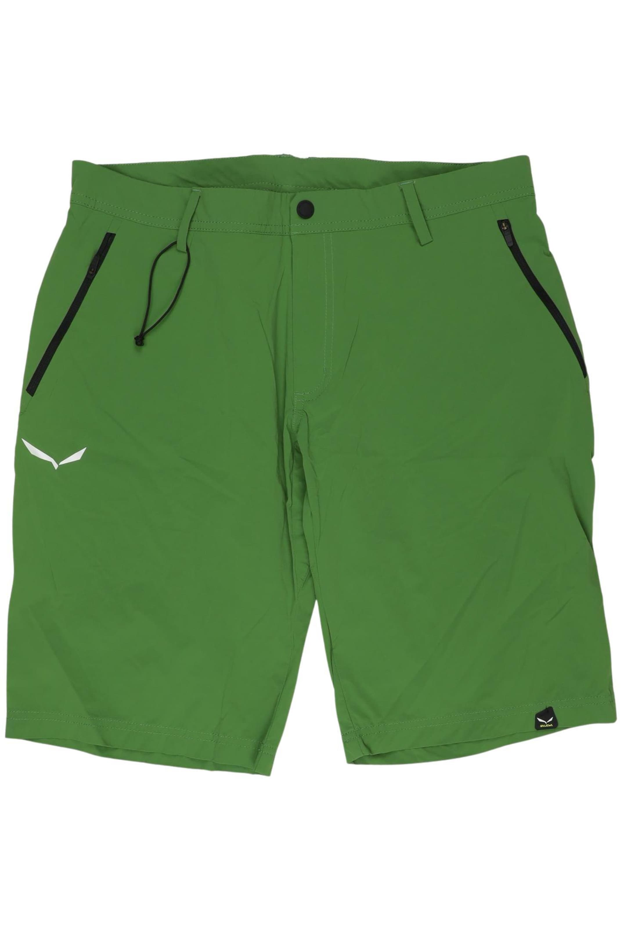 SALEWA Shorts in 33 in Green: front