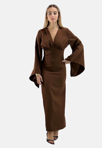 Robe Elara en marron : devant
