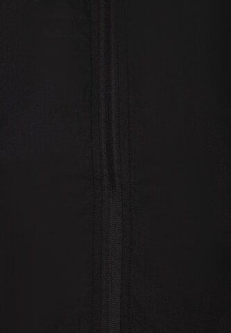boundry Between-season jacket in Black