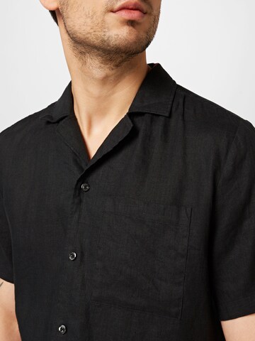 HUGO - Comfort Fit Camisa 'Ellino' em preto