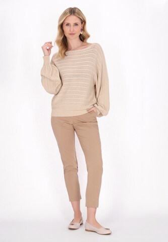 Usha Trui in Beige