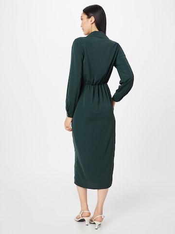 Rochie de la AX Paris pe verde