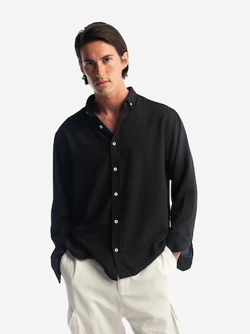 Giesto Button Up Shirt in Black: front