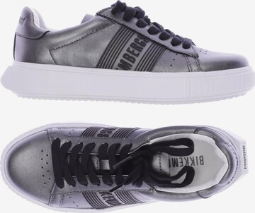 BIKKEMBERGS Sneakers & Trainers in 35 in Grey: front