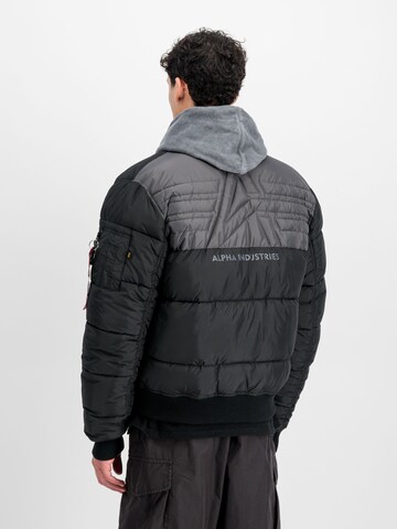 ALPHA INDUSTRIES Übergangsjacke in Schwarz