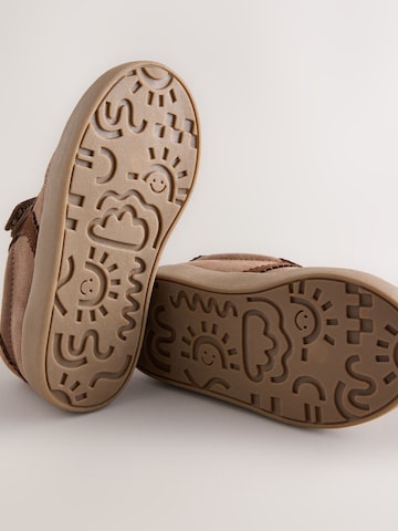 Sneaker di Next in marrone