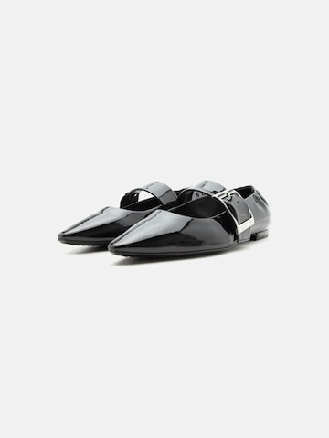 DKNY Balerinka z rzemykiem 'CORMIC' w kolorze czarny