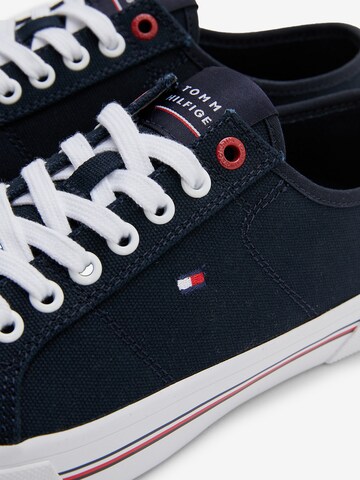 TOMMY HILFIGER Låg sneaker i blå