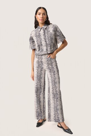 Chemisier 'Sandja' SOAKED IN LUXURY en gris