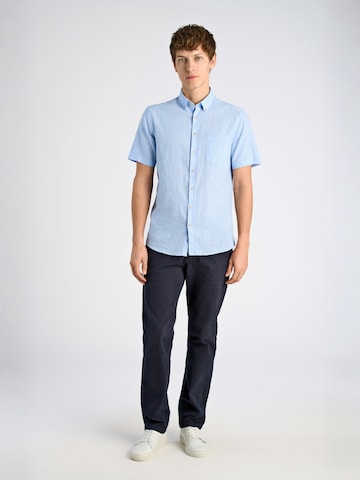 Coupe regular Chemise Lindbergh en bleu