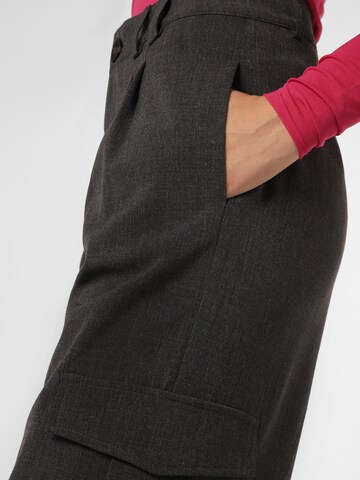 Ipuri Wide leg Pleat-Front Pants in Grey