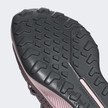 ADIDAS TERREX - Sapato baixo 'Voyager 21' em roxo