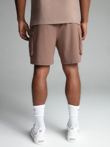 Regular Pantalon cargo SikSilk en marron