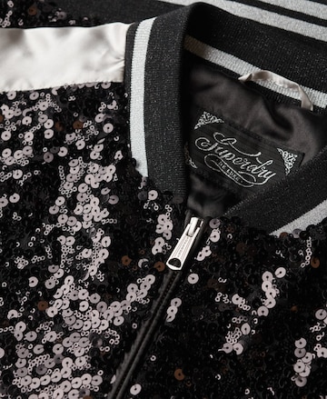 Superdry Tussenjas in Zwart