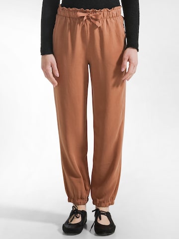 DEHA Tapered Sports trousers in Brown: front