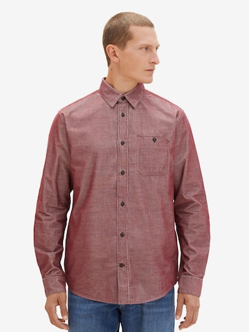 TOM TAILOR - Ajuste regular Camisa en rojo: frente