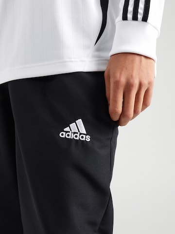 regular Pantaloni sportivi 'Entrada 22' di ADIDAS PERFORMANCE in nero