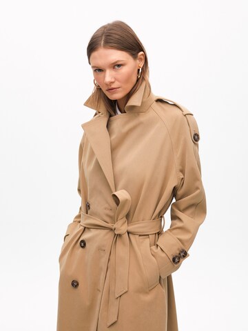 Manteau mi-saison Lola Casademunt en beige
