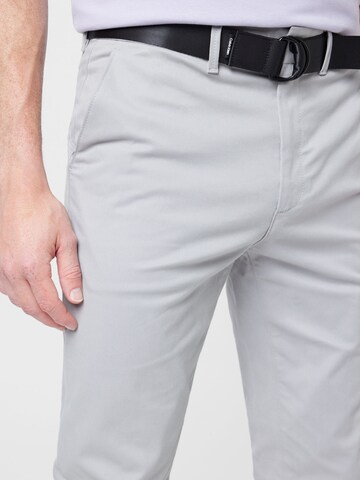 Calvin Klein Slimfit Chino kalhoty – šedá