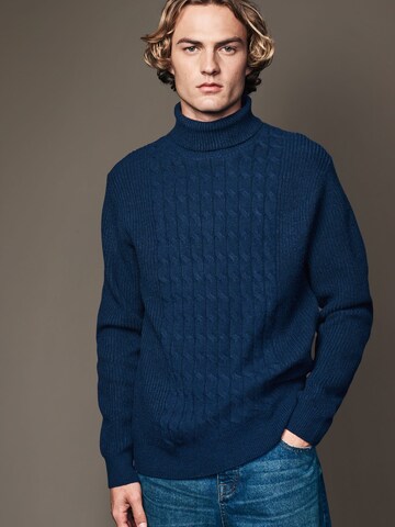 Next - Jersey en azul: frente