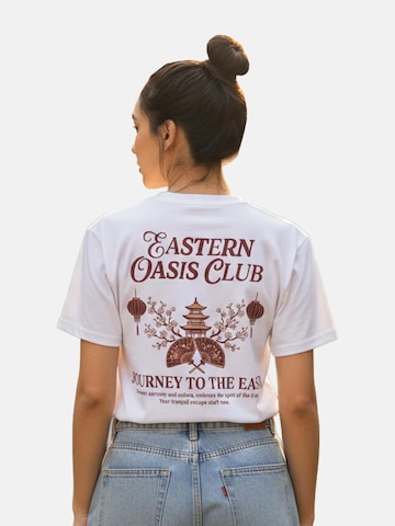 RoamLikeSummer Shirt 'Eastern Oasis Club' in White: front