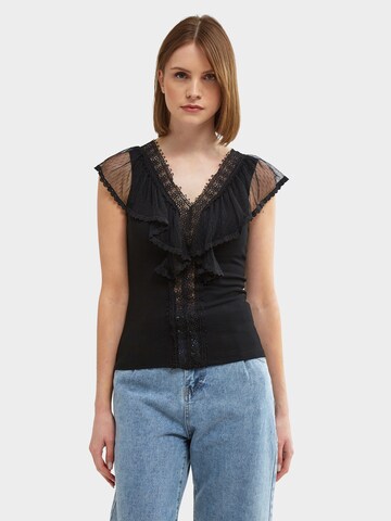 Influencer Top in Schwarz: Vorderseite