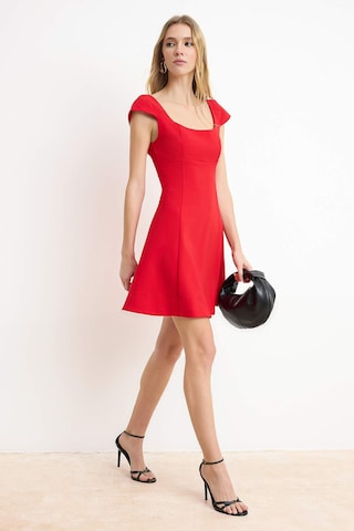 Trendyol - Vestido em vermelho: frente