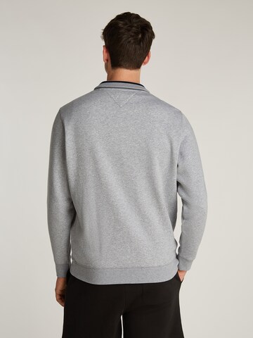 Tommy Jeans Collegetakki värissä harmaa
