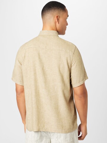 Coupe regular Chemise WEEKDAY en beige