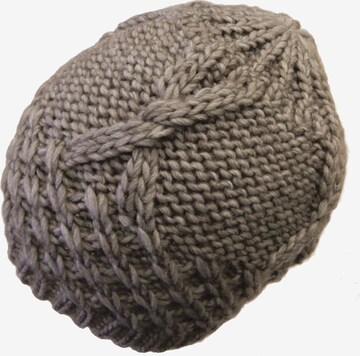 Chaplino Beanie in Brown: front